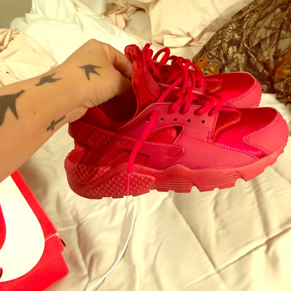 🎒💋💄Nike Huarache RED